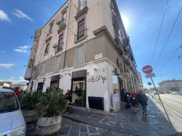 negozio in affitto a Napoli