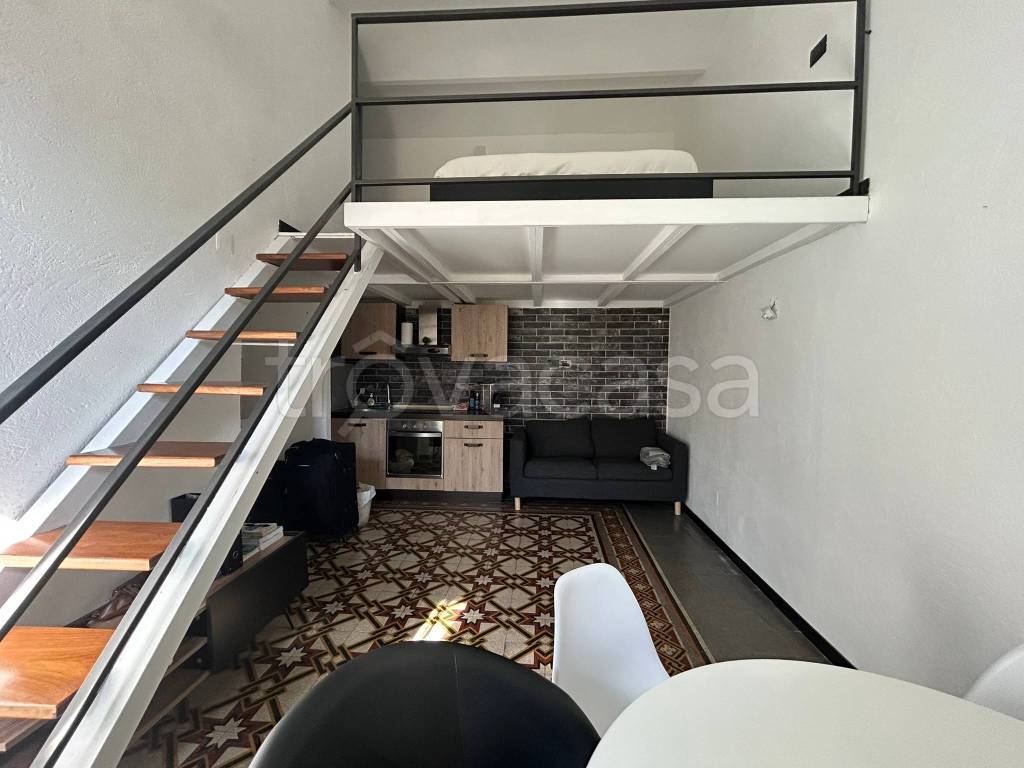 appartamento in affitto a Napoli in zona Chiaia