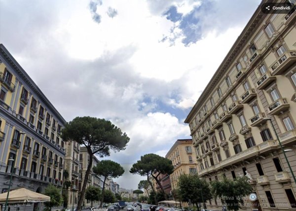 appartamento in affitto a Napoli in zona Chiaia