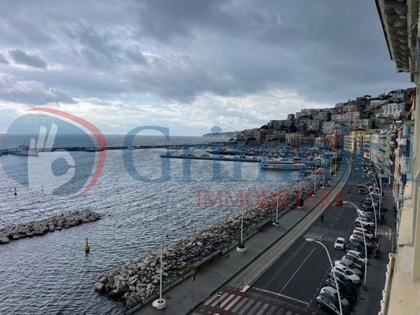 ufficio in affitto a Napoli in zona Chiaia
