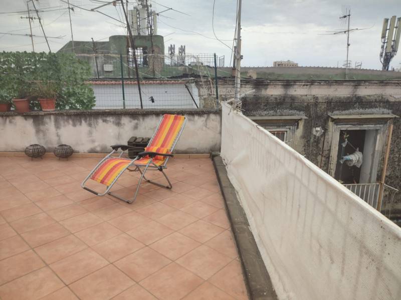 appartamento in affitto a Napoli in zona Stella