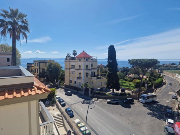 appartamento in affitto a Napoli in zona Posillipo