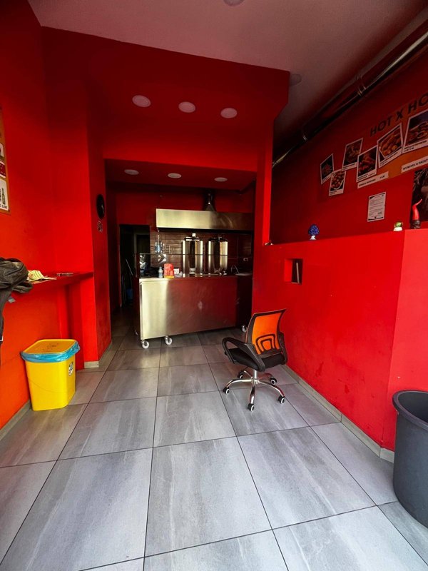 locale commerciale in affitto a Napoli in zona Soccavo