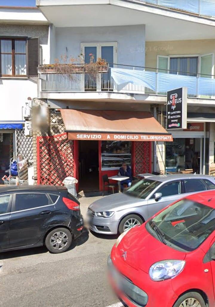 locale commerciale in affitto a Napoli in zona Bagnoli