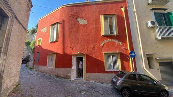 appartamento in affitto a Napoli in zona Chiaia