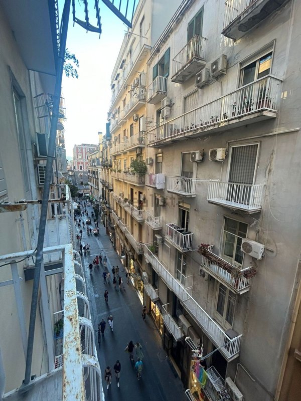 appartamento in affitto a Napoli in zona Chiaia