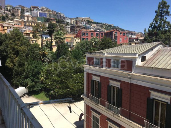 appartamento in affitto a Napoli in zona Chiaia