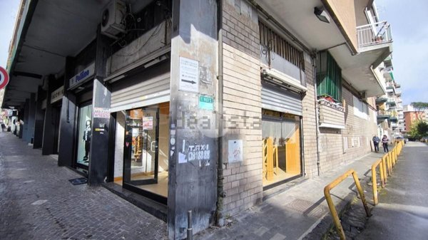 negozio in affitto a Napoli in zona Capodimonte / Colli Aminei