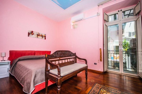 appartamento in affitto a Napoli in zona Chiaia