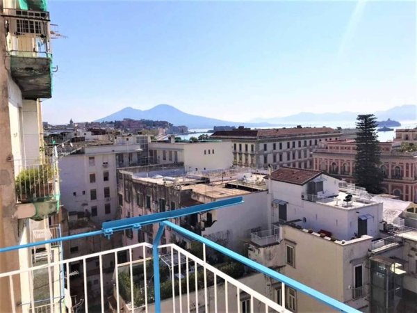 appartamento in affitto a Napoli in zona Chiaia
