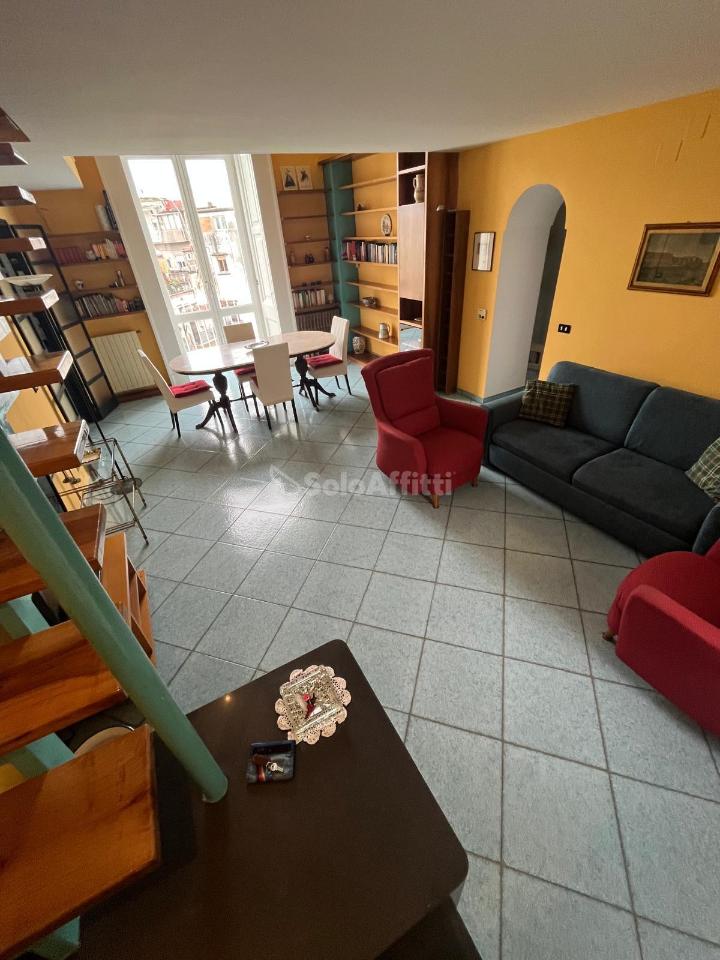 appartamento in affitto a Napoli in zona Chiaia