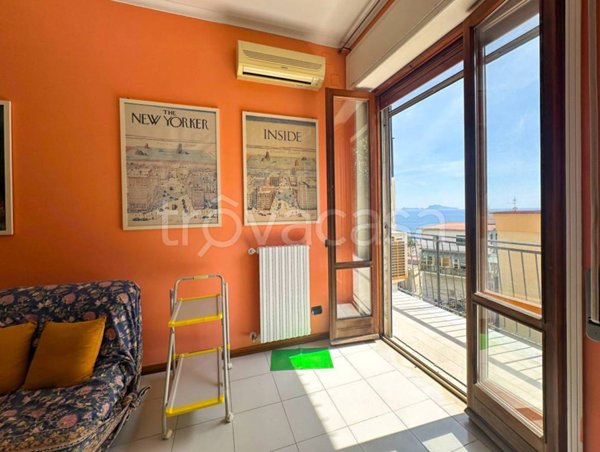 appartamento in affitto a Napoli in zona Chiaia