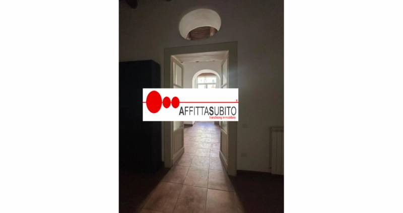 appartamento in affitto a Napoli in zona Chiaia