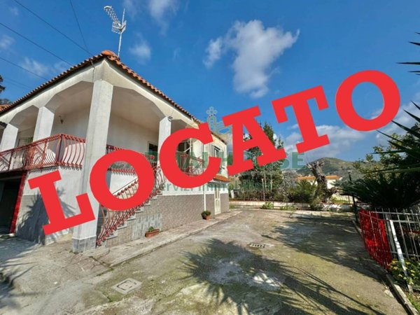 casa indipendente in affitto a Napoli in zona Bagnoli