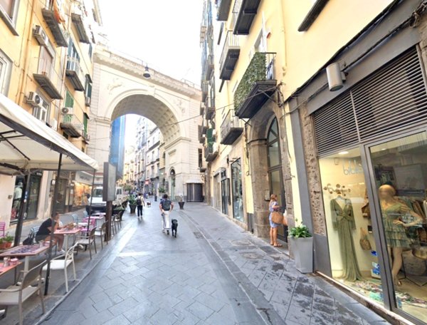 monolocale in affitto a Napoli in zona Chiaia
