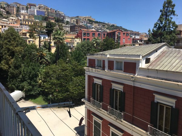 appartamento in affitto a Napoli in zona Chiaia