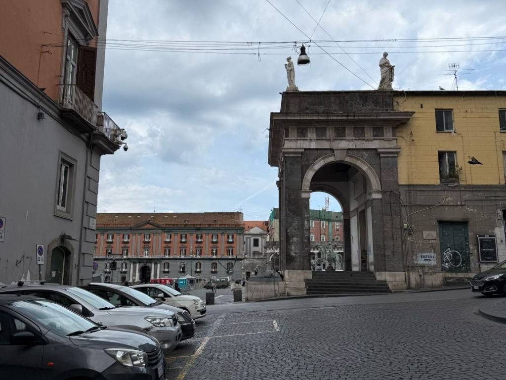 appartamento in affitto a Napoli in zona Chiaia