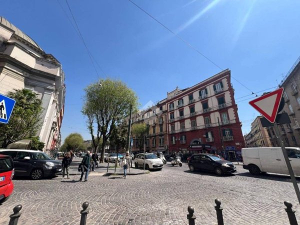 locale commerciale in affitto a Napoli in zona San Ferdinando