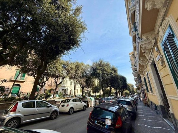 locale commerciale in affitto a Napoli in zona Bagnoli