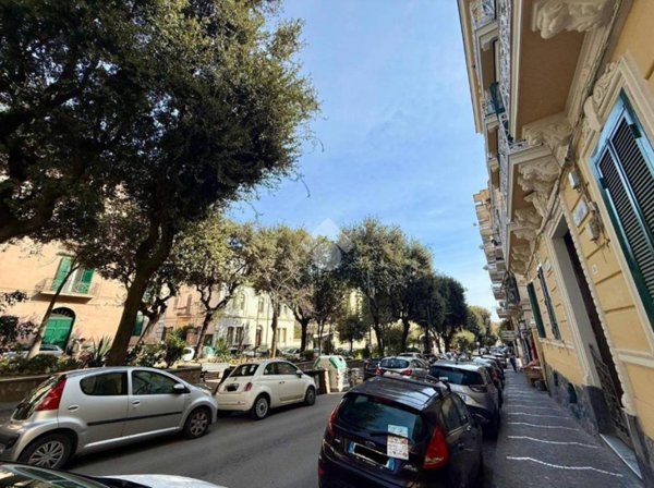 locale commerciale in affitto a Napoli in zona Bagnoli