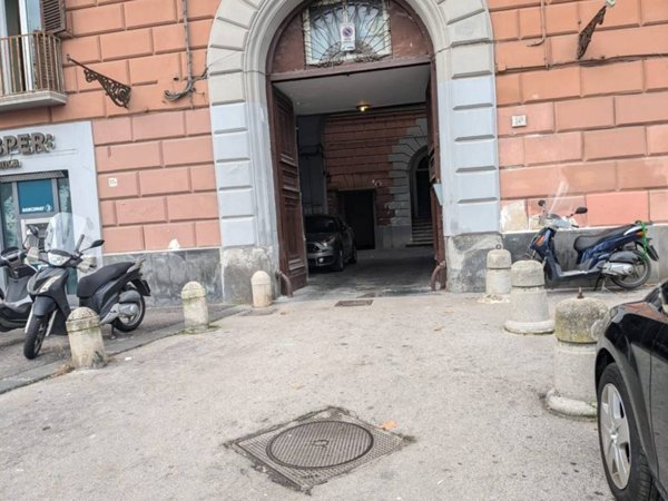 appartamento in affitto a Napoli in zona Chiaia