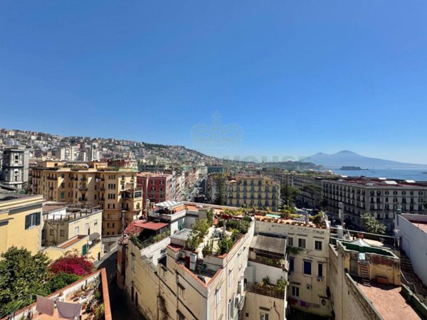 monolocale in affitto a Napoli in zona Chiaia