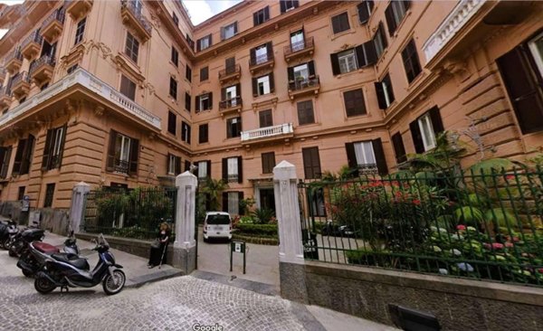 appartamento in affitto a Napoli in zona Chiaia