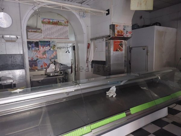 locale commerciale in affitto a Napoli in zona Vicaria