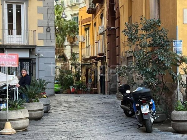 appartamento in affitto a Napoli in zona Chiaia