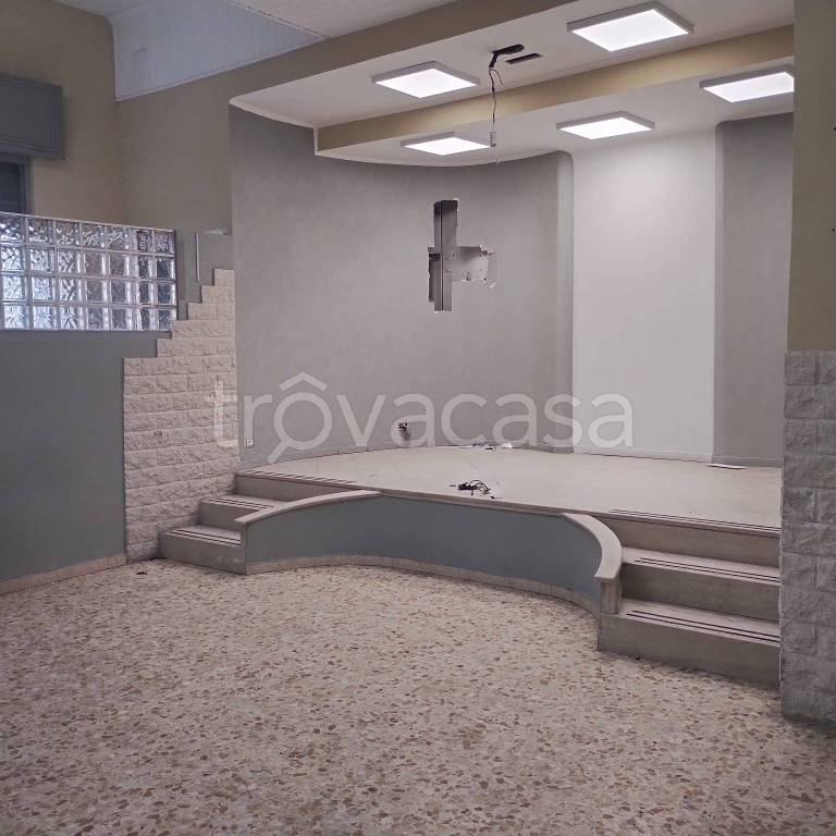 trivano in affitto a Napoli in zona Bagnoli