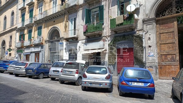 locale commerciale in affitto a Napoli in zona Chiaia
