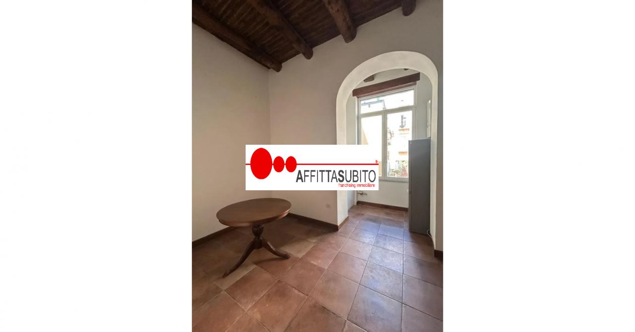 appartamento in affitto a Napoli in zona Chiaia