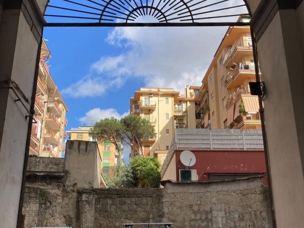 appartamento in affitto a Napoli in zona Capodimonte / Colli Aminei