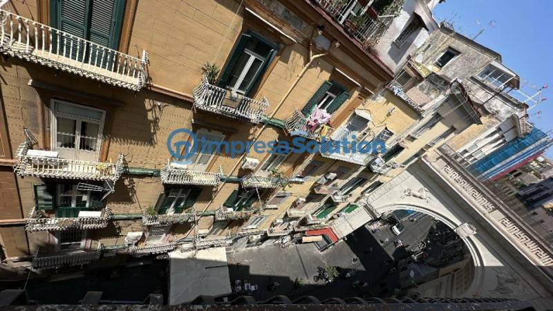 camera singola in affitto a Napoli in zona Chiaia