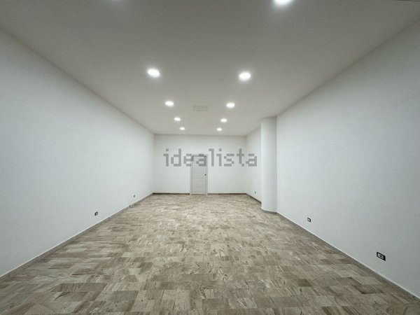 locale commerciale in affitto a Napoli in zona Pendino / San Giuseppe