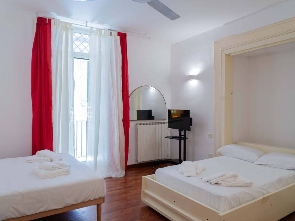 appartamento in affitto a Napoli in zona Chiaia
