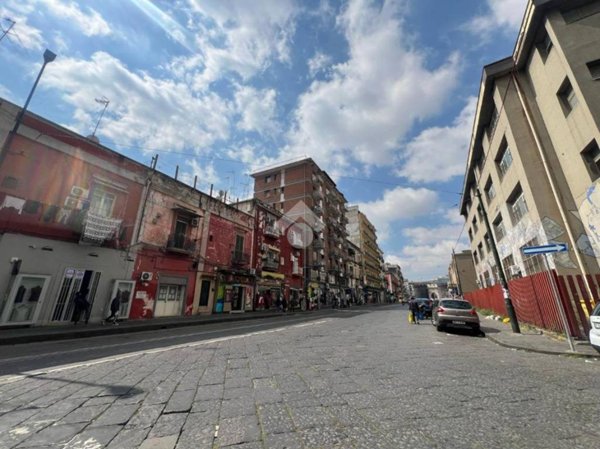 negozio in affitto a Napoli in zona Vicaria