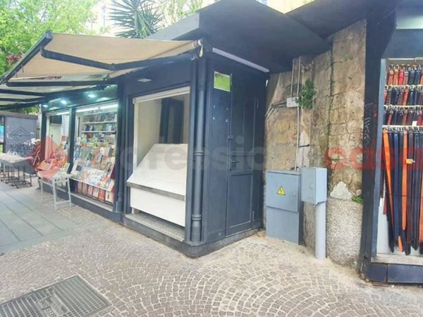 negozio in affitto a Napoli in zona Vomero