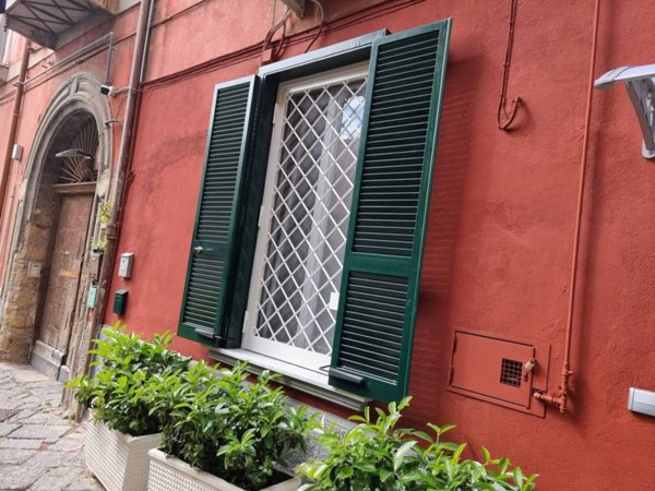 appartamento in affitto a Napoli in zona Chiaia