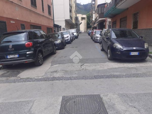 negozio in affitto a Napoli in zona Soccavo