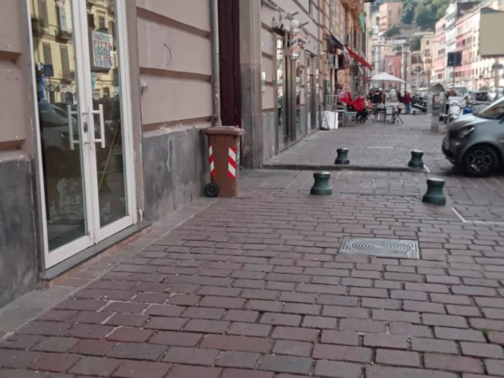 negozio in affitto a Napoli in zona Vomero