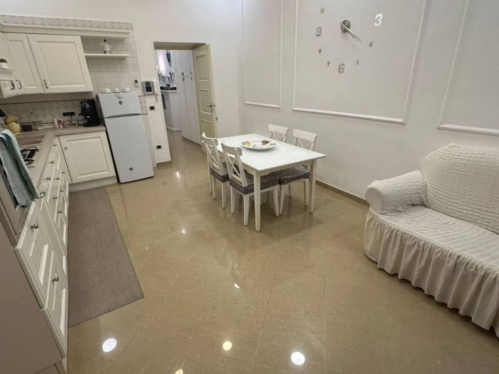 appartamento in affitto a Napoli in zona Stella