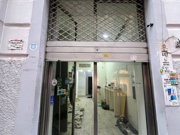negozio in affitto a Napoli in zona Vomero