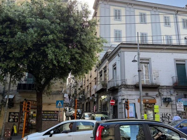 appartamento in affitto a Napoli in zona Stella