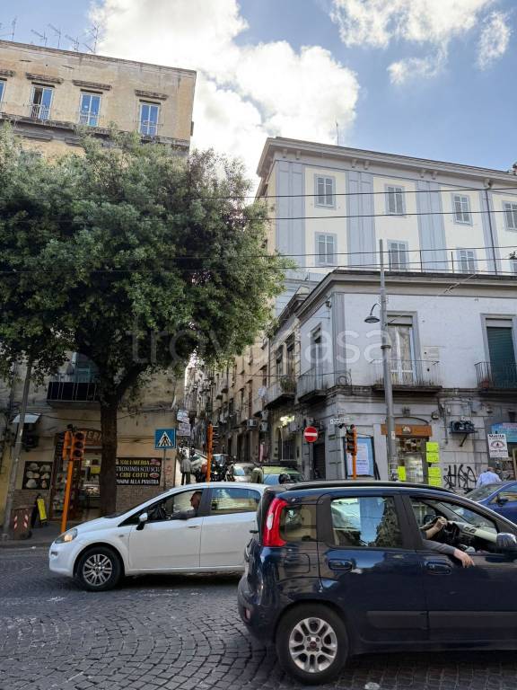 appartamento in affitto a Napoli in zona Stella