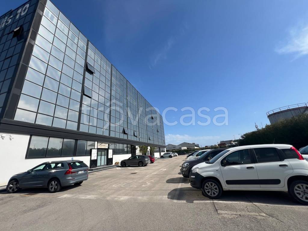 ufficio in affitto a Napoli in zona San Giovanni a Teduccio