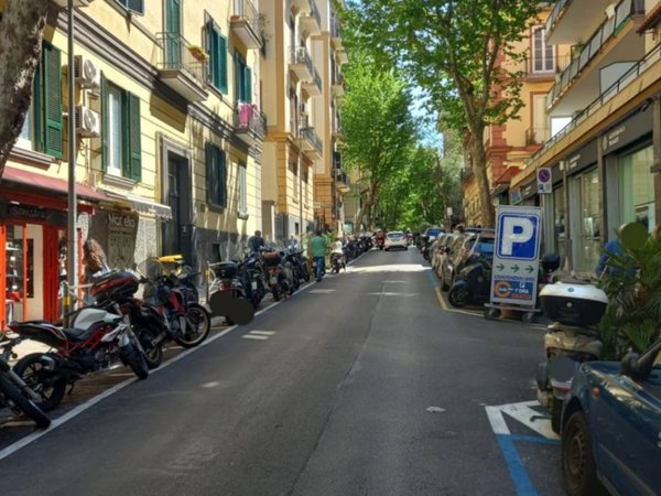 ufficio in affitto a Napoli in zona Vomero