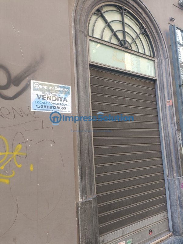 negozio in affitto a Napoli in zona Pendino / San Giuseppe