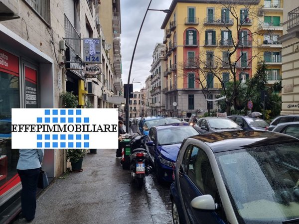 locale commerciale in affitto a Napoli in zona Vomero