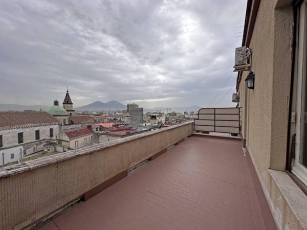 appartamento in affitto a Napoli in zona Stella